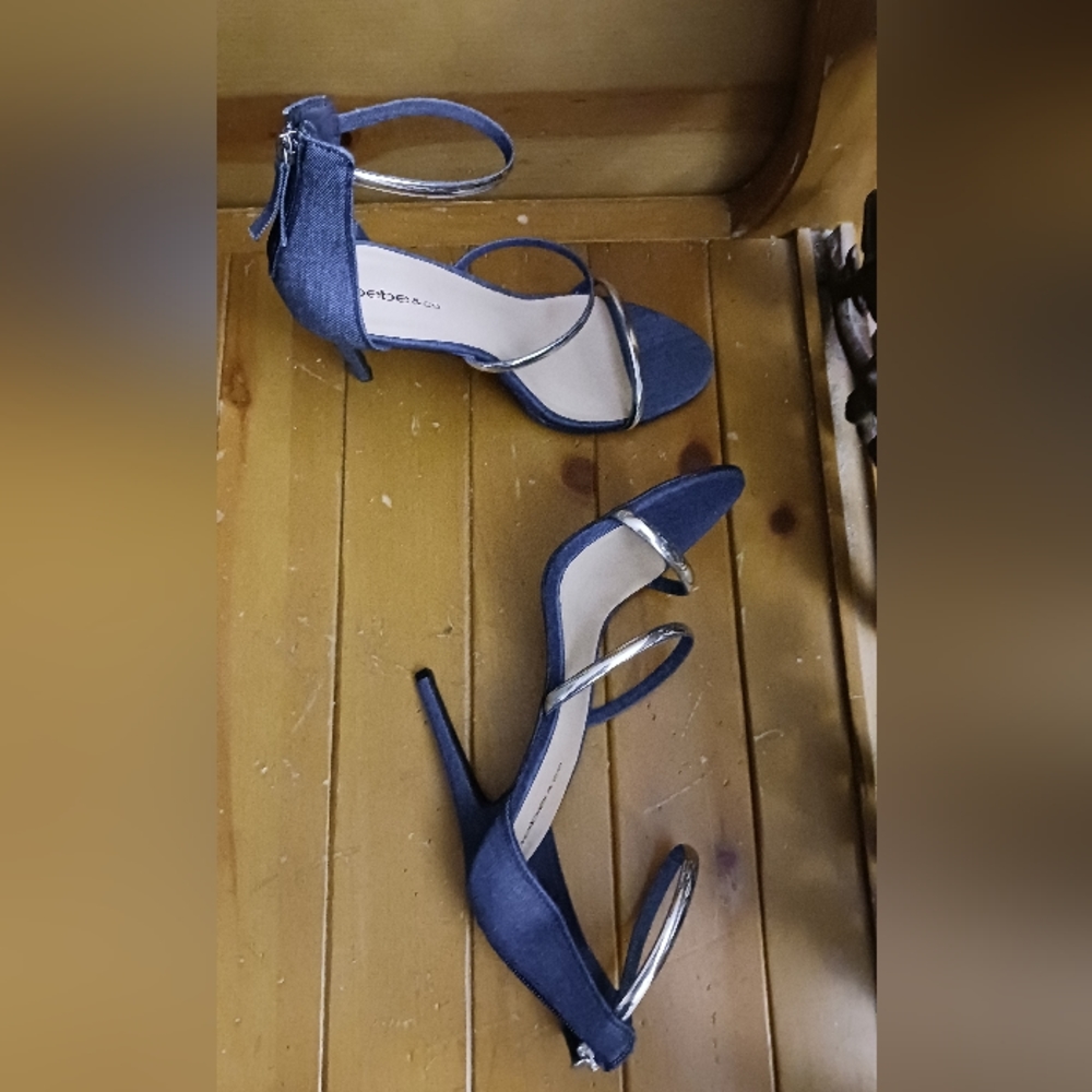 Shoes - Picture 2 of 5
